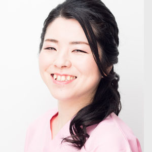 整体院 千結 院長
鍼灸師、あん摩マッサージ指圧師
鈴木 舞 先生